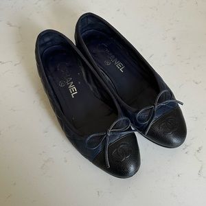 Chanel Navy and Black Leather Quilted Ballet Flats - 36.5